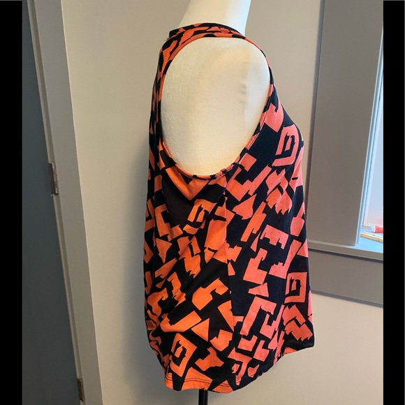 Maternity tank with geometric pattern size large - Picture 3 of 7